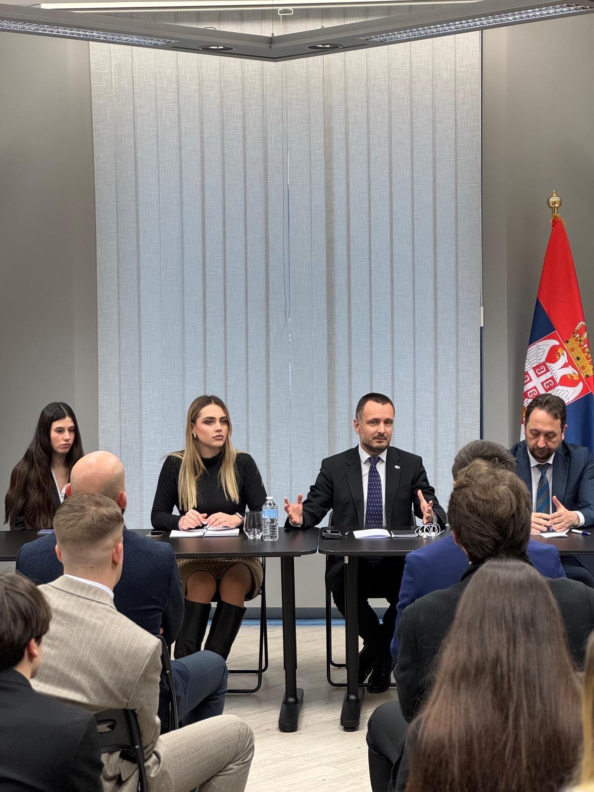 Ambasador Danijel Apostolovic