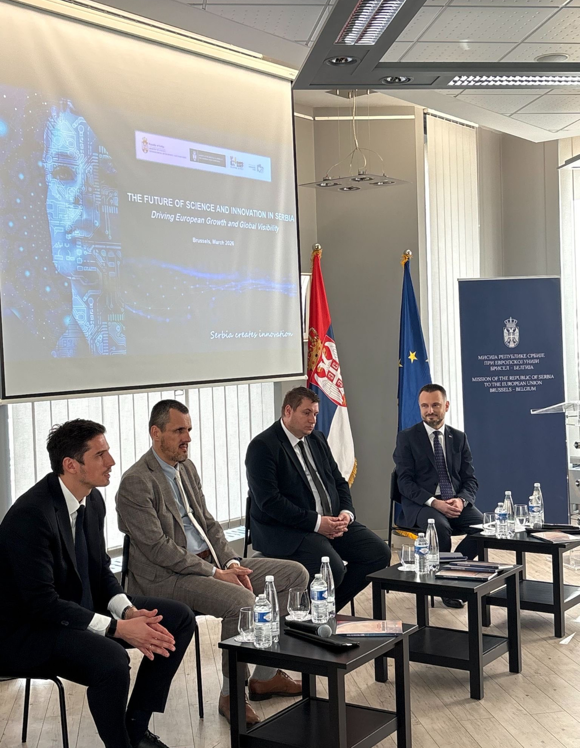 Ambasador Danijel Apostolovic