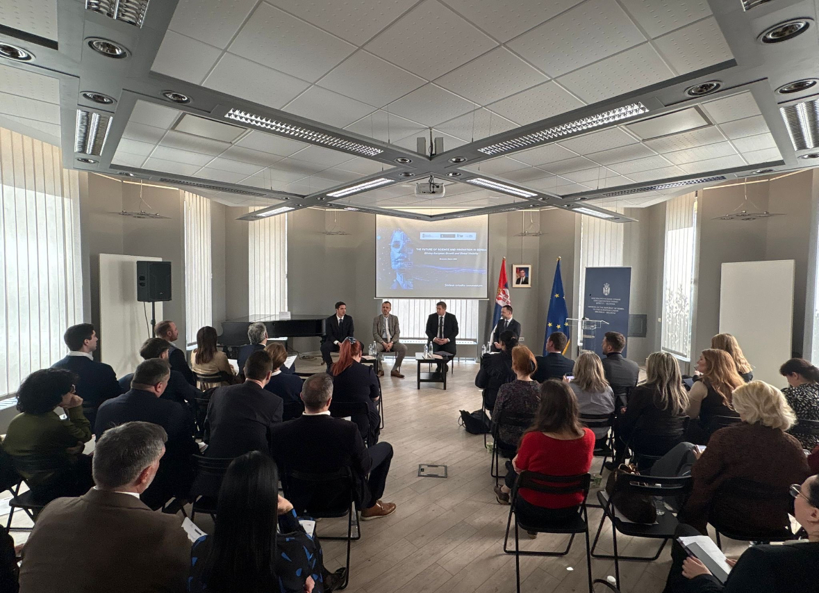 Ambasador Danijel Apostolovic