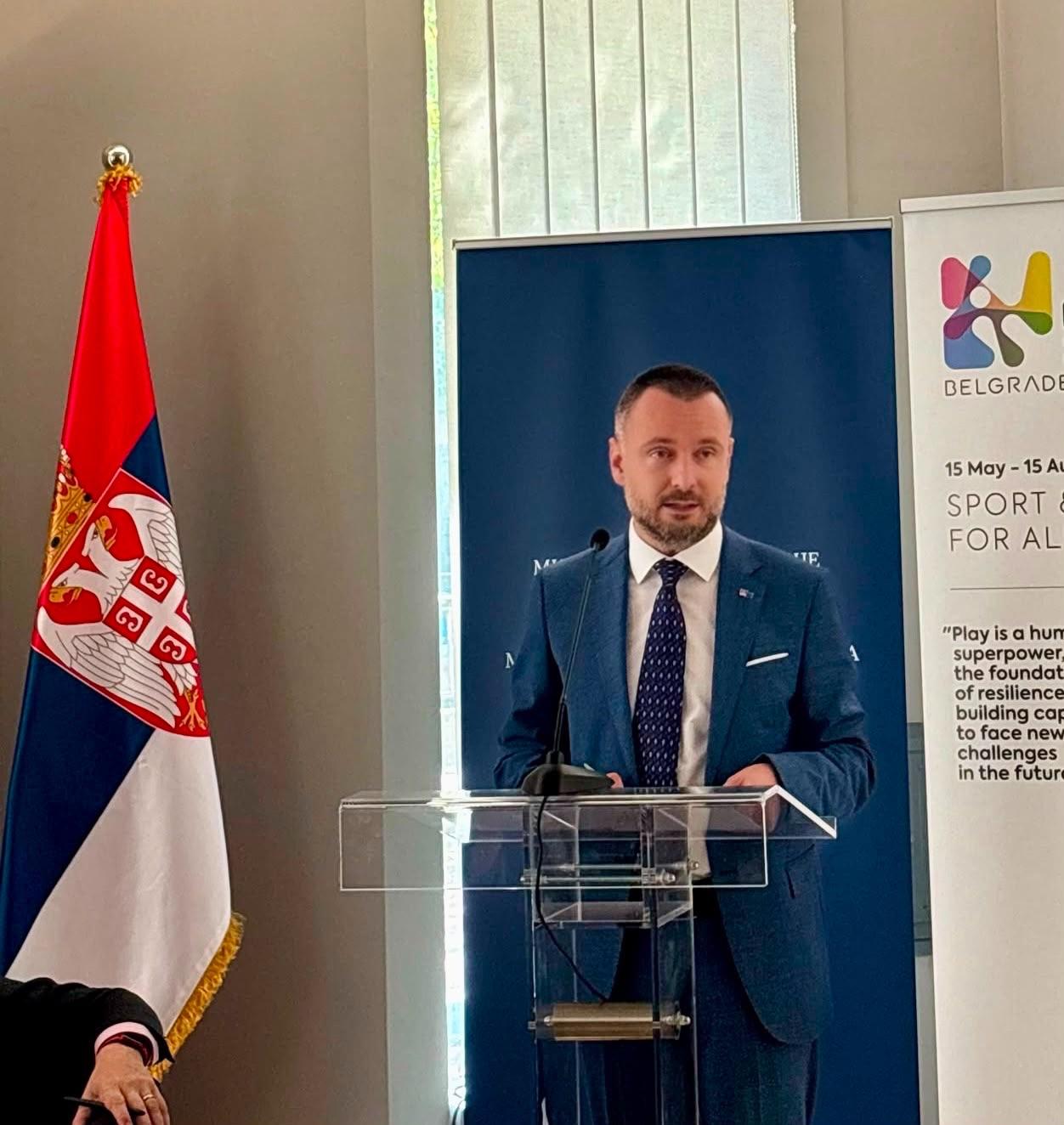 Ambasador Danijel Apostolovic